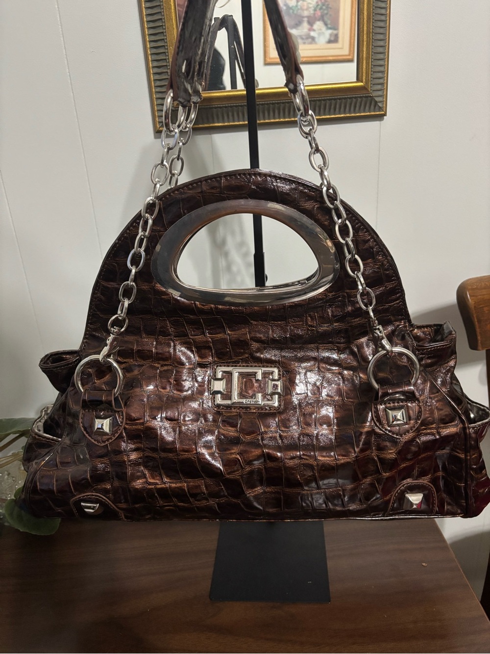 Y2K Croc-Embossed Brown Shoulder Bag with Silver Chain Straps - Picture 7 of 11